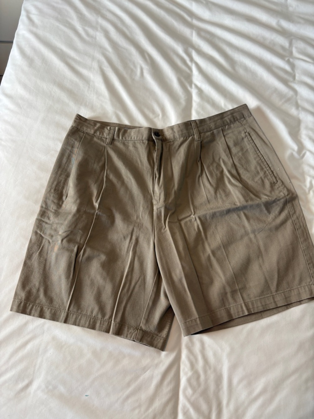 Men's Casual Pleated Shorts in Khaki